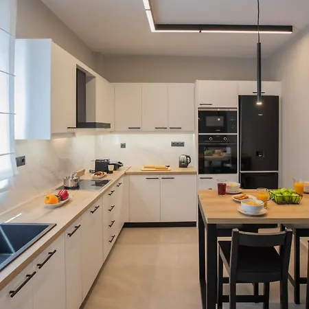 Moncasa Al Centro Feriehus Lixouri